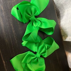2 Kelly Green Large Cheer Bow‎ - 8 in NWOT